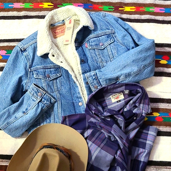 Levi's Jackets & Blazers - Levi's denim trucker jean jacket size L NWT!